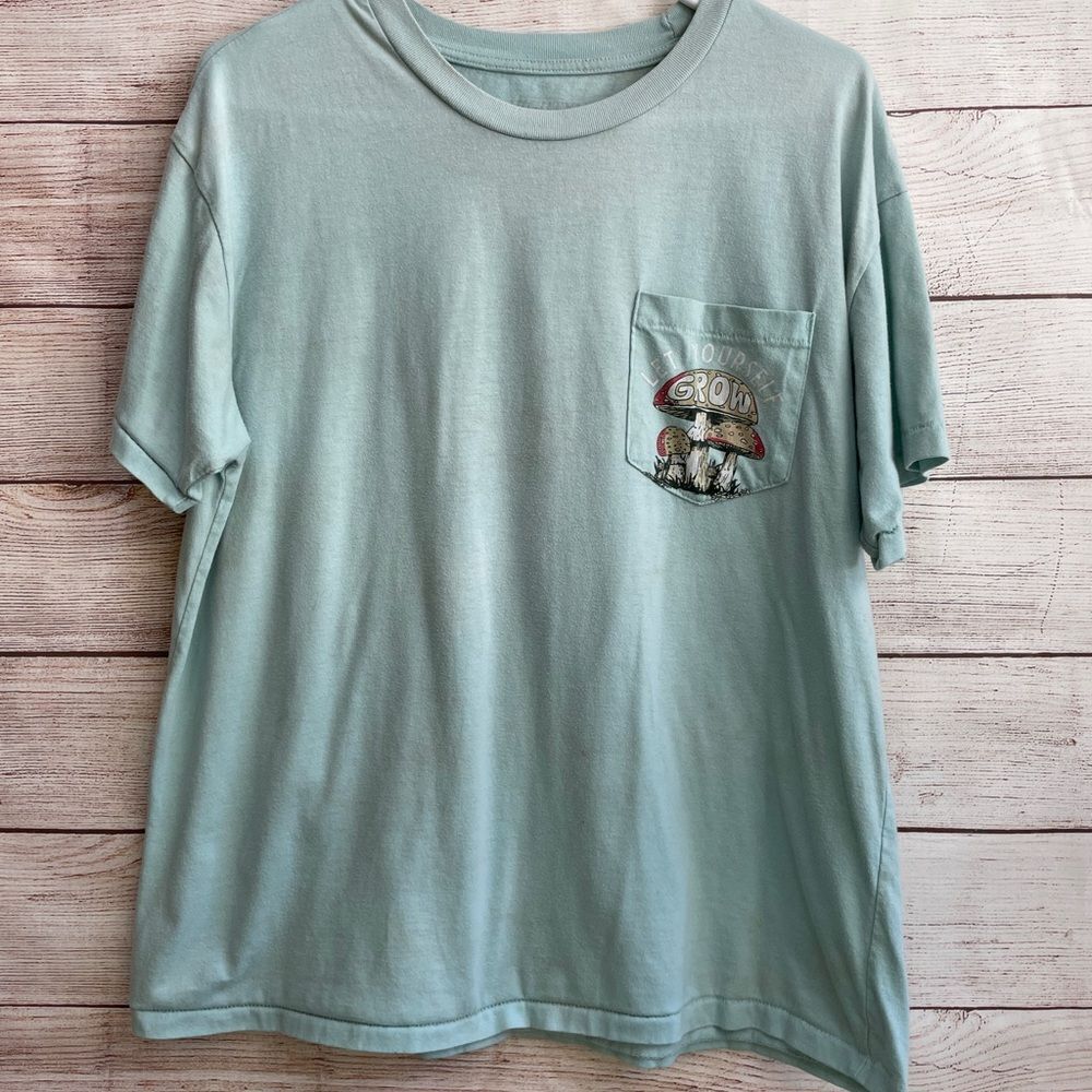 VINTAGE MIGHTY FINE MUSHROOM PRINT TSHIRT IN GREEN